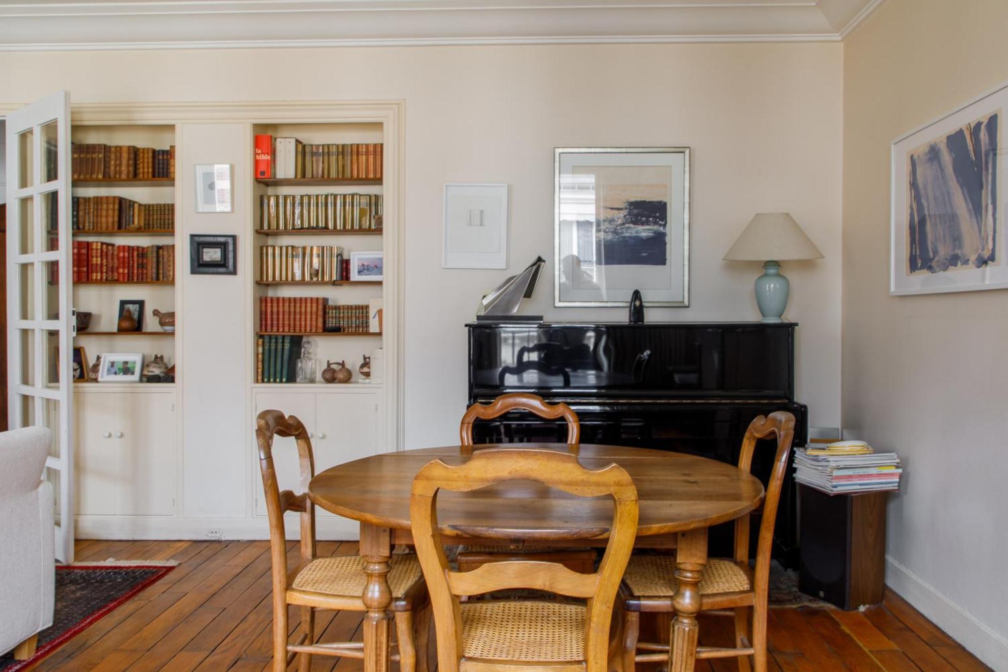 Apartment Vintage 3bd Parisian Apartment-vaugirard *