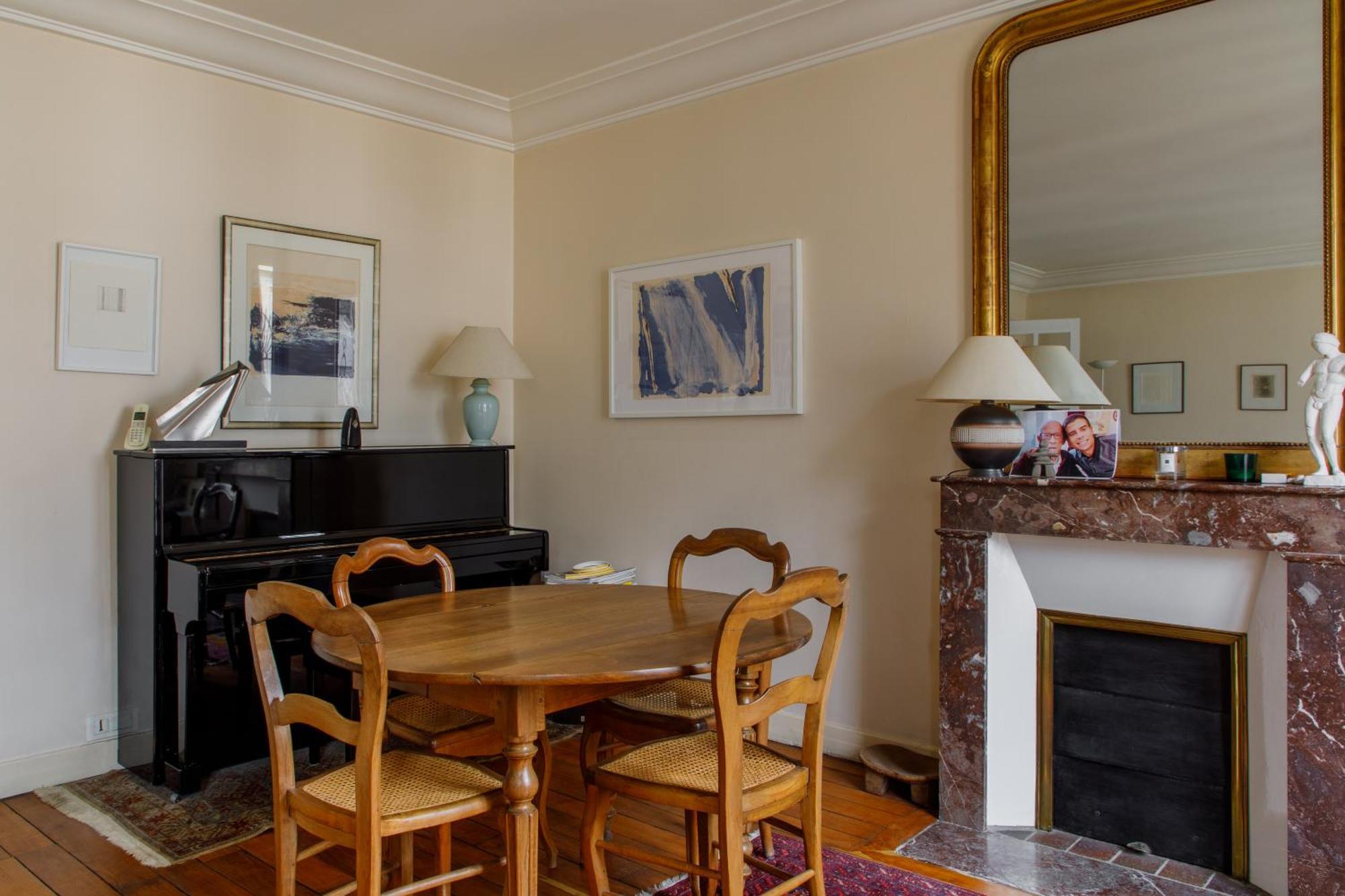 Apartment Vintage 3bd Parisian Apartment-vaugirard Paris