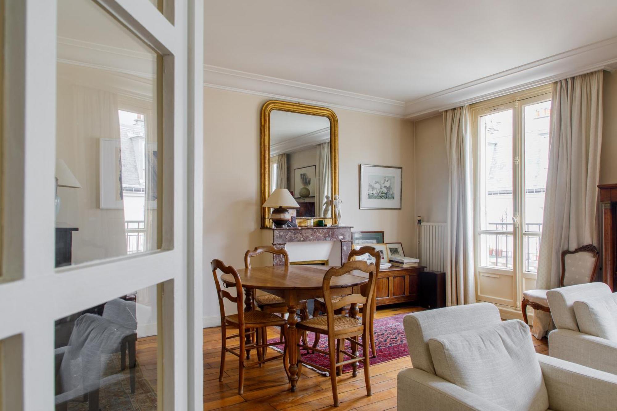 Vintage 3bd Parisian Apartment-vaugirard *